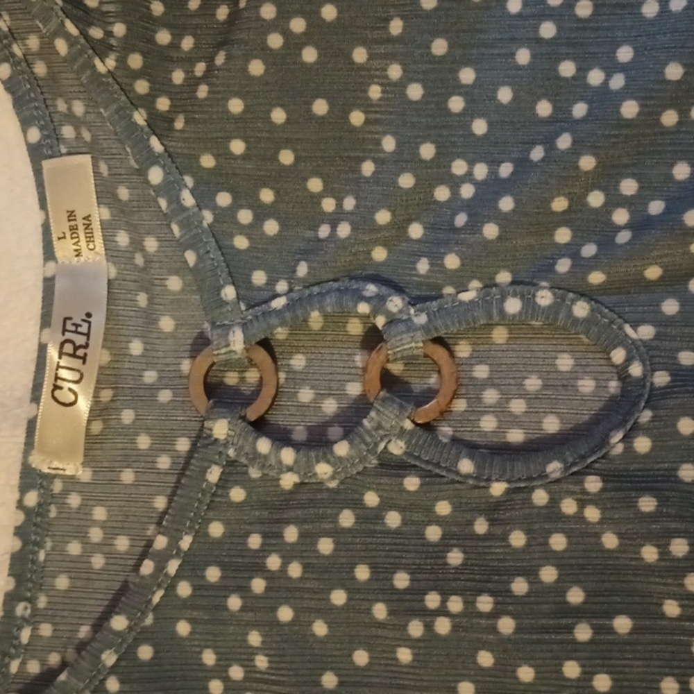 NWT Cure tank - Picture 2 of 3